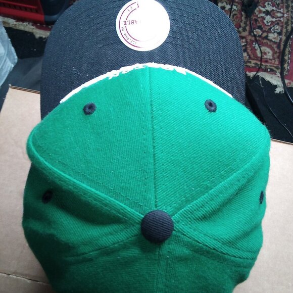Deadstock Mitchell & Ness Boston Celtics Snap Hat Cap - Picture 5 of 8